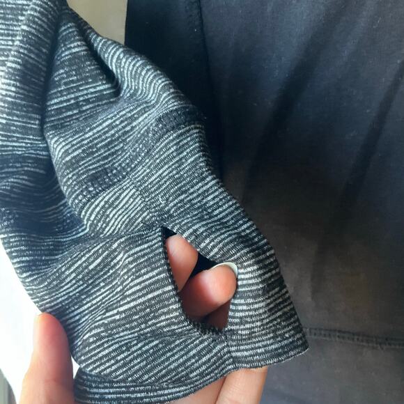 Old Navy Women Long Sleeve Turtleneck Sweatshirt size M,Gray & Black, Thumb Hole - Picture 7 of 8